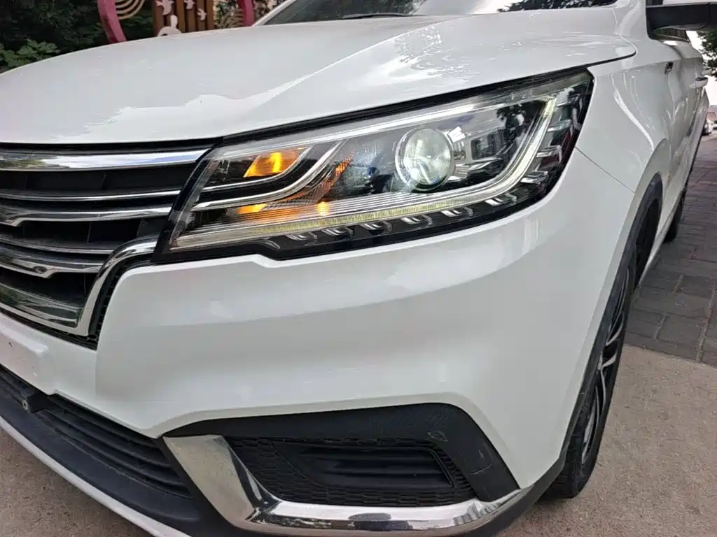 Roewe RX3 — фото 17