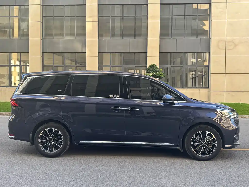 Roewe iMAX8 — фото 4
