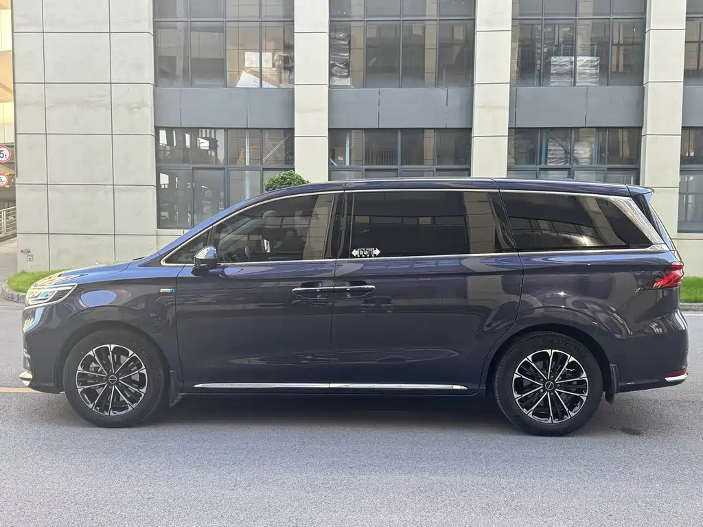 Roewe iMAX8 — фото 8