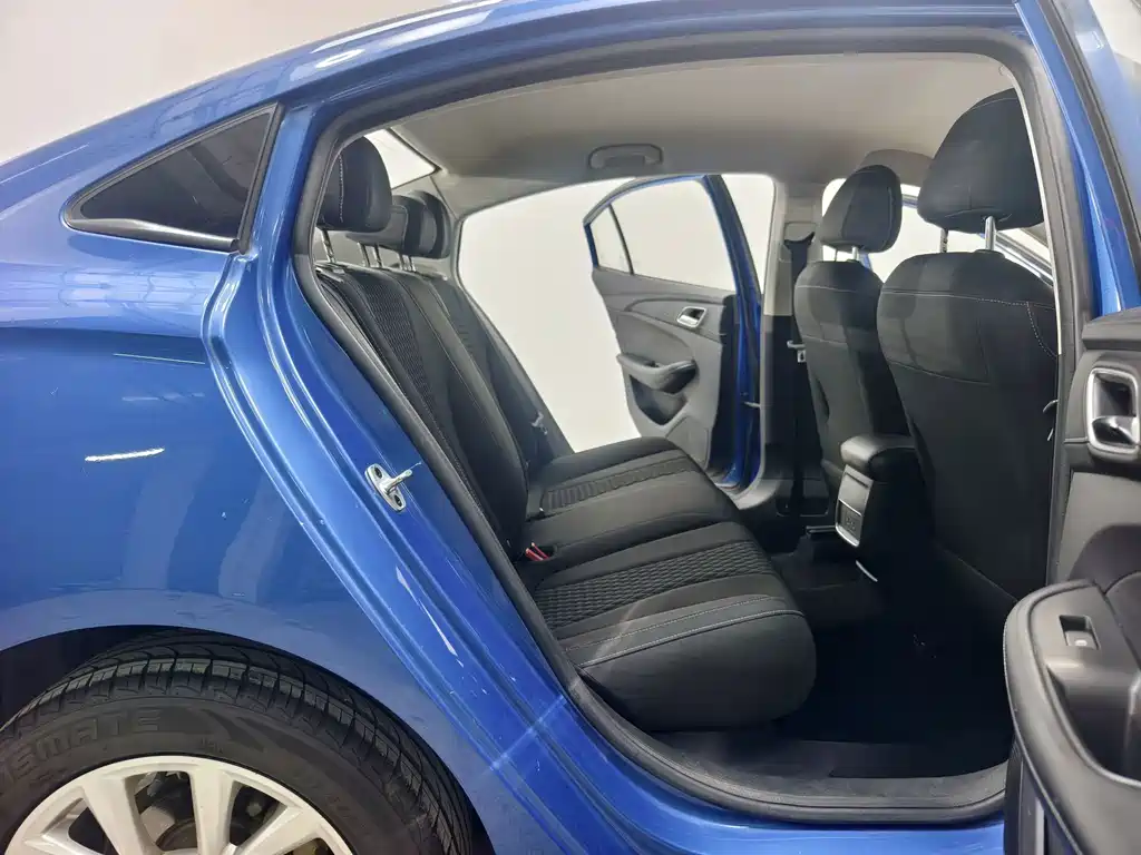 Roewe i5 — фото 15