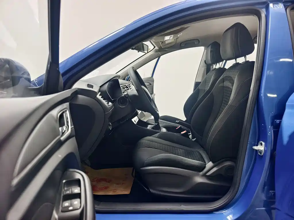 Roewe i5 — фото 10