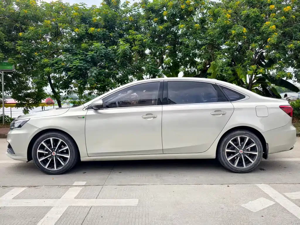 Roewe i6 New Energy — фото 7