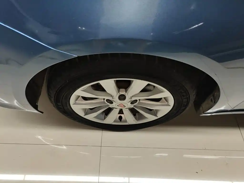 Roewe i6 Classic — фото 23