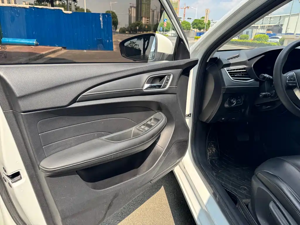 Roewe i5 — фото 13