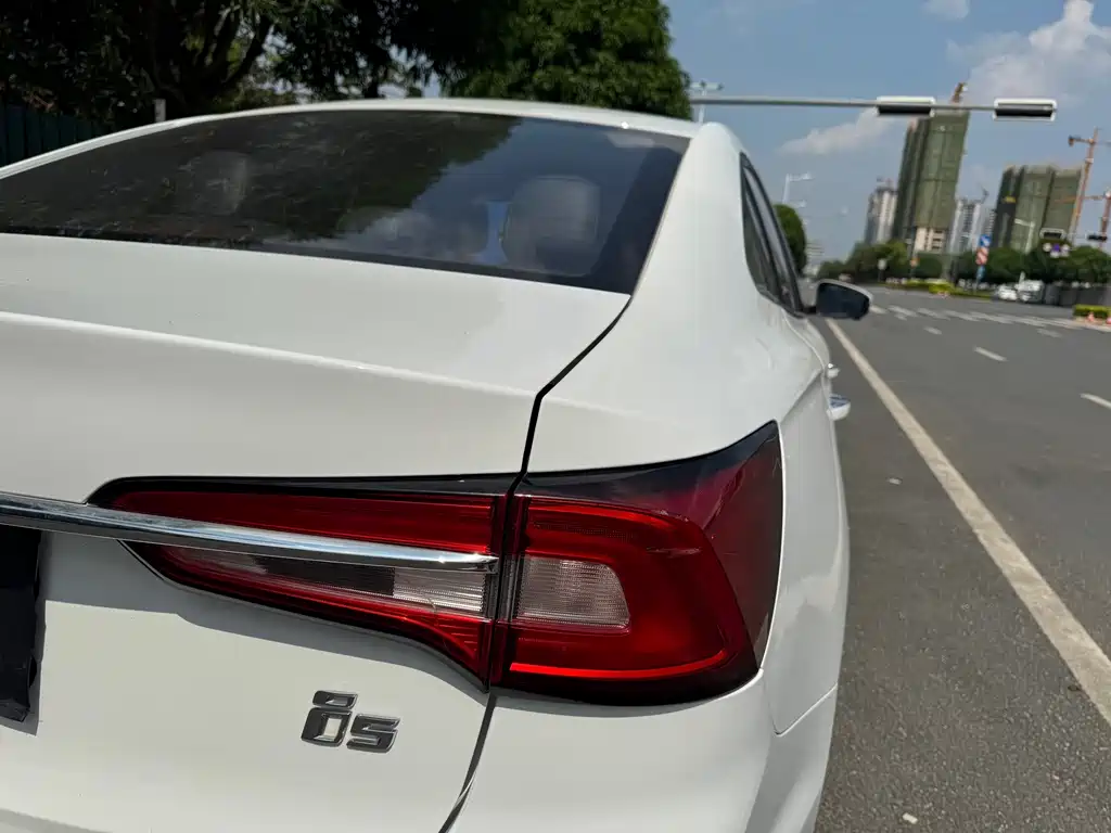 Roewe i5 — фото 15