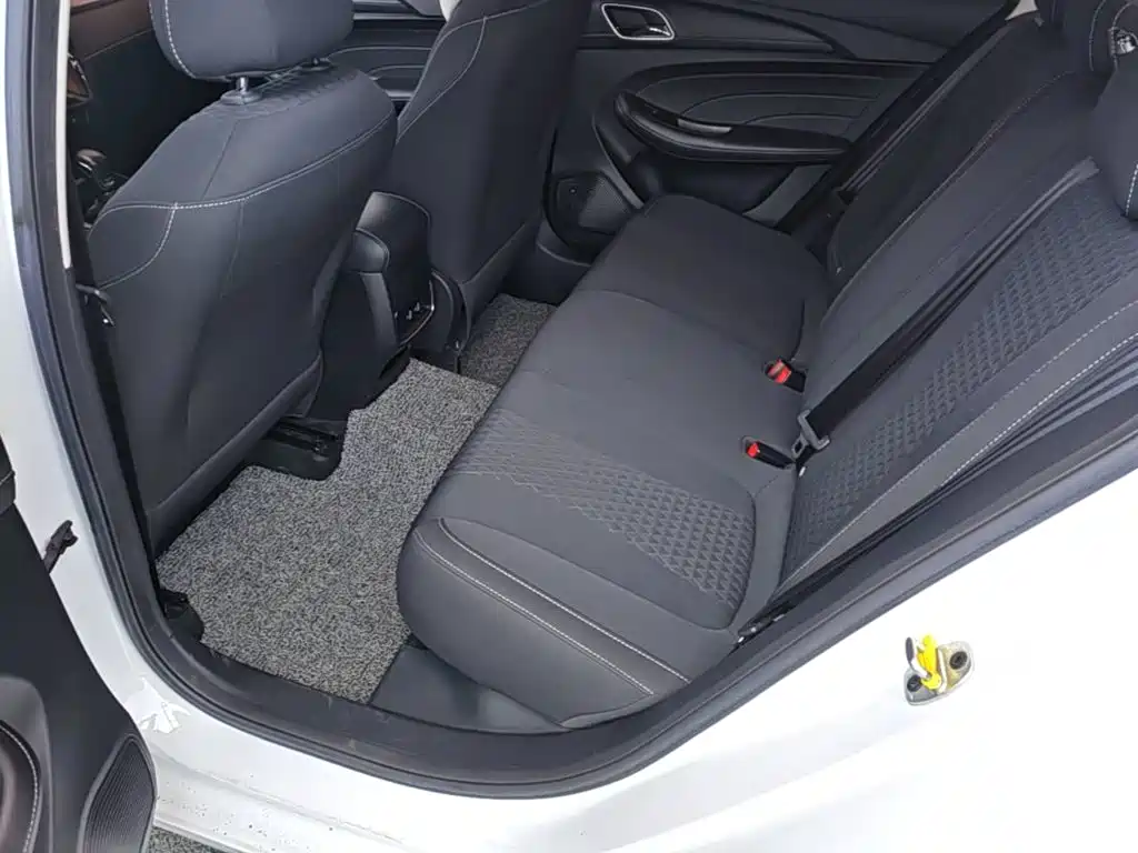 Roewe i5 — фото 17