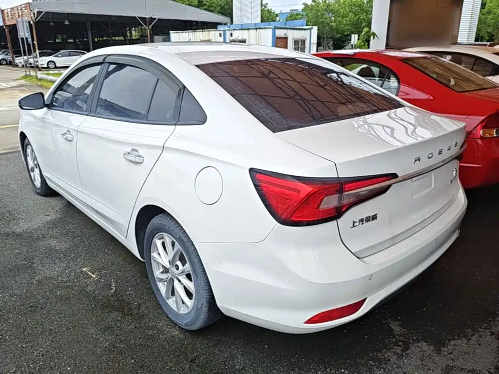 Roewe i5 — фото 5
