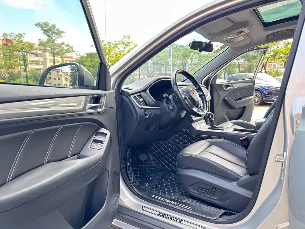 Roewe RX5 New Energy — фото 11