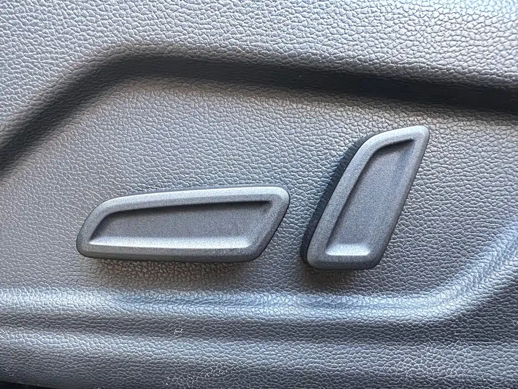 Roewe RX5 New Energy — фото 19
