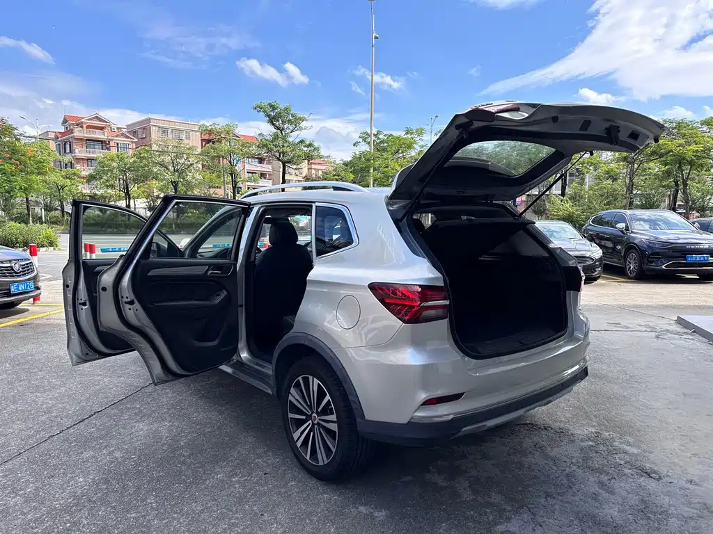 Roewe RX5 New Energy — фото 23