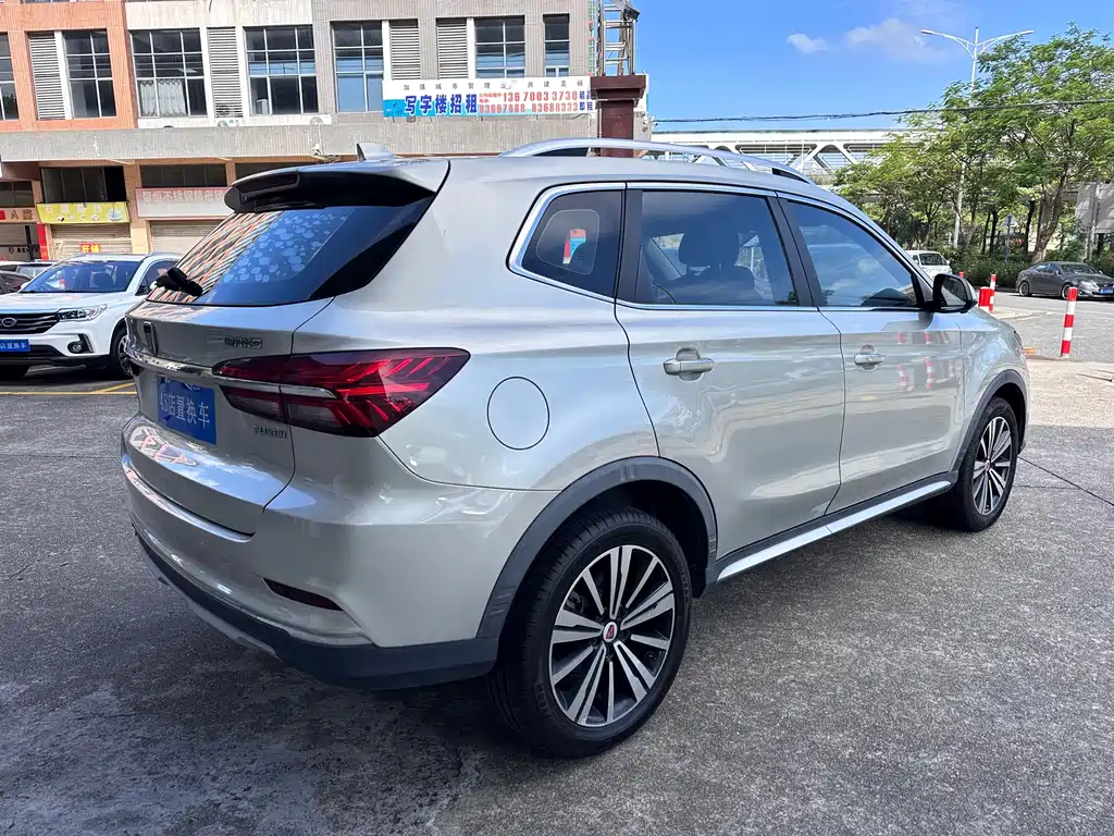 Roewe RX5 New Energy — фото 6