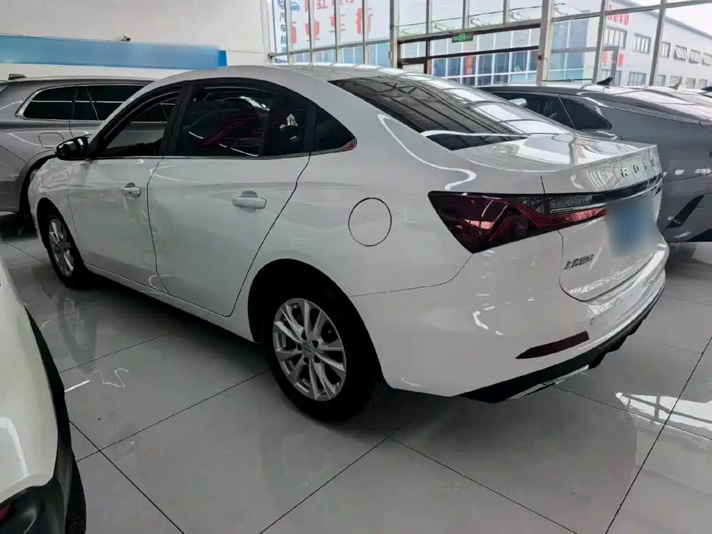 Roewe i5 — фото 10