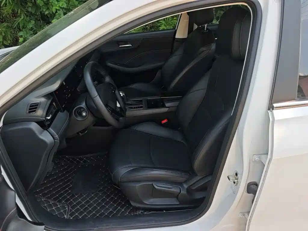 Roewe i5 — фото 15