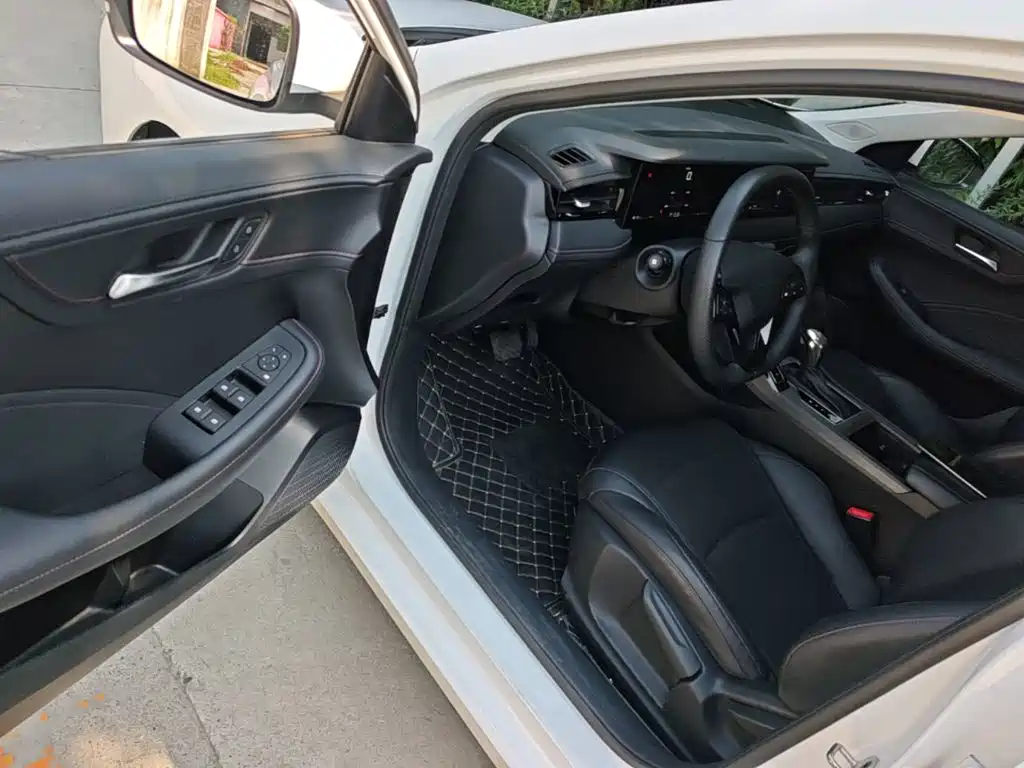 Roewe i5 — фото 16