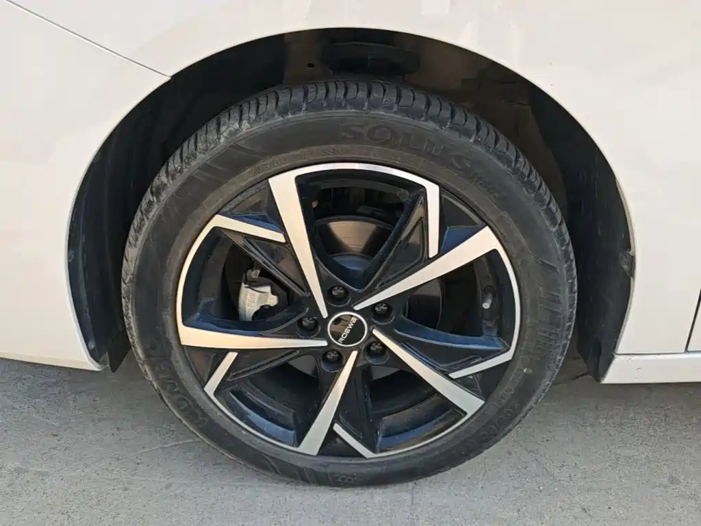 Roewe i5 — фото 23