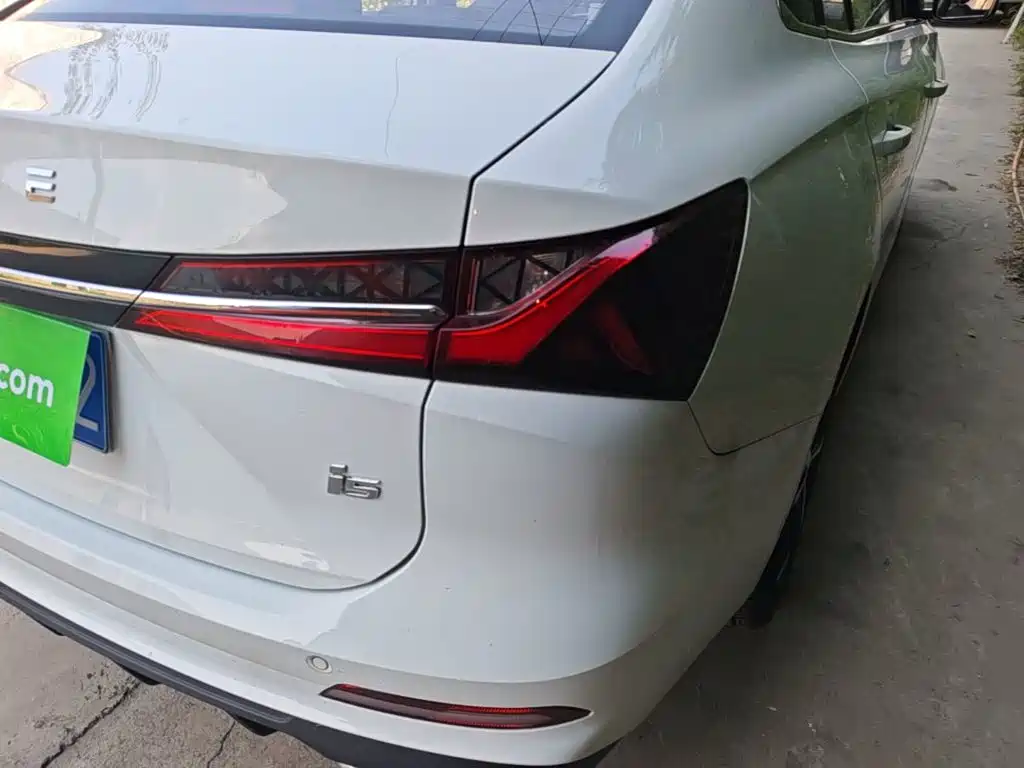 Roewe i5 — фото 8