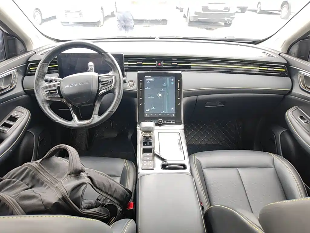 Roewe RX5 New Energy — фото 10
