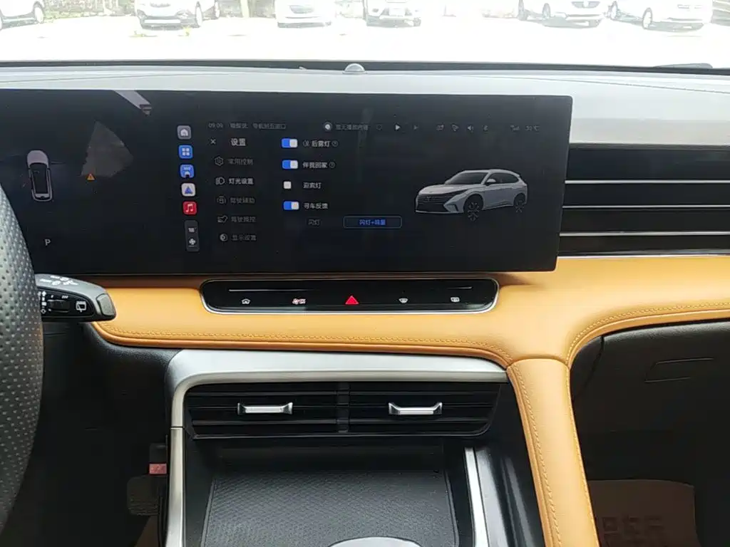Roewe RX5 — фото 13