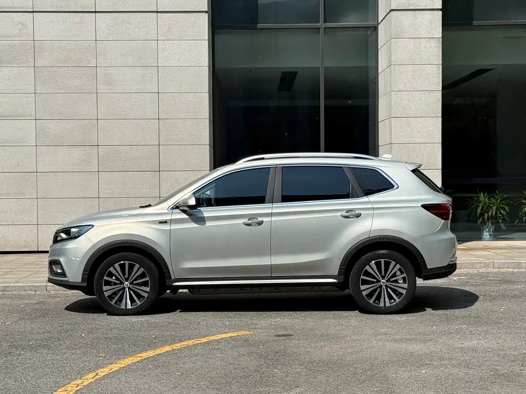 Roewe RX5 New Energy — фото 4