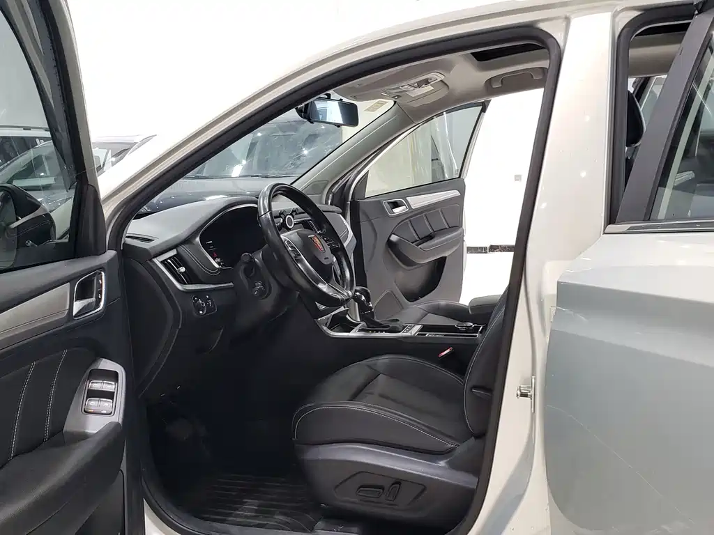 Roewe RX5 New Energy — фото 14