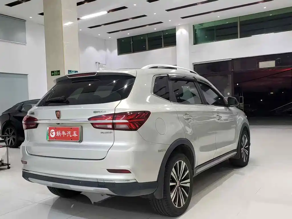 Roewe RX5 New Energy — фото 9