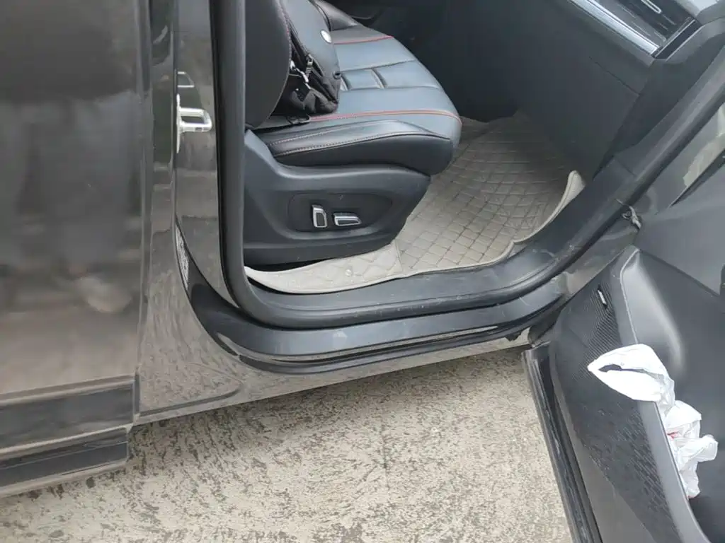 Roewe RX5 MAX — фото 20