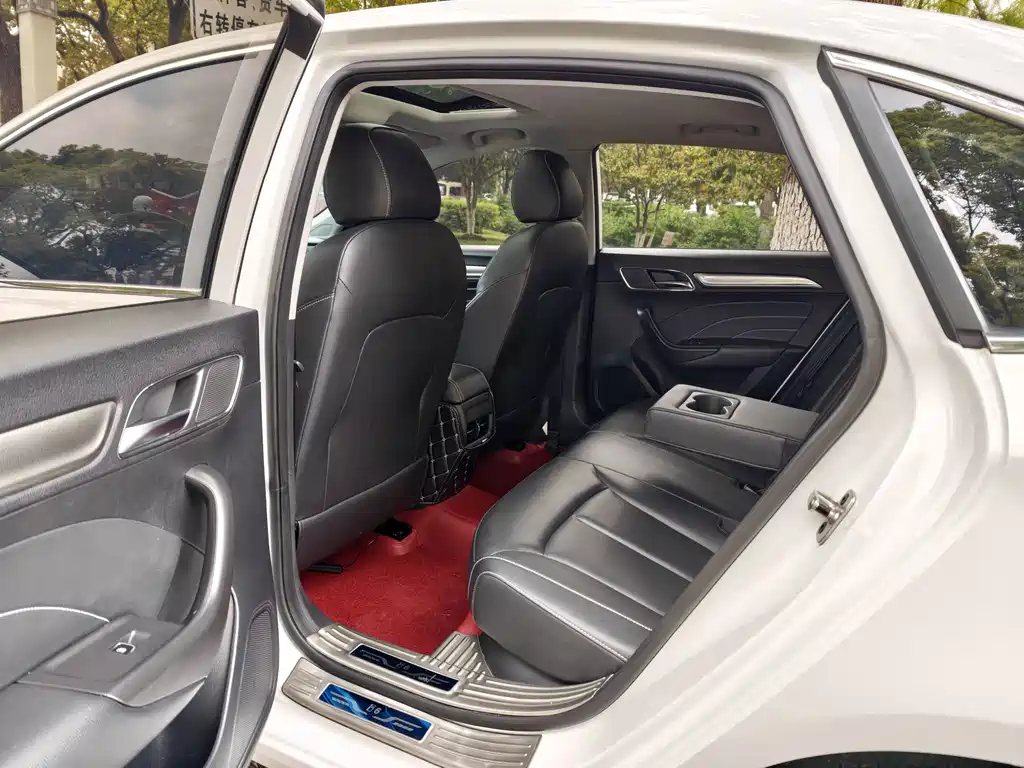 Roewe i6 Classic — фото 19