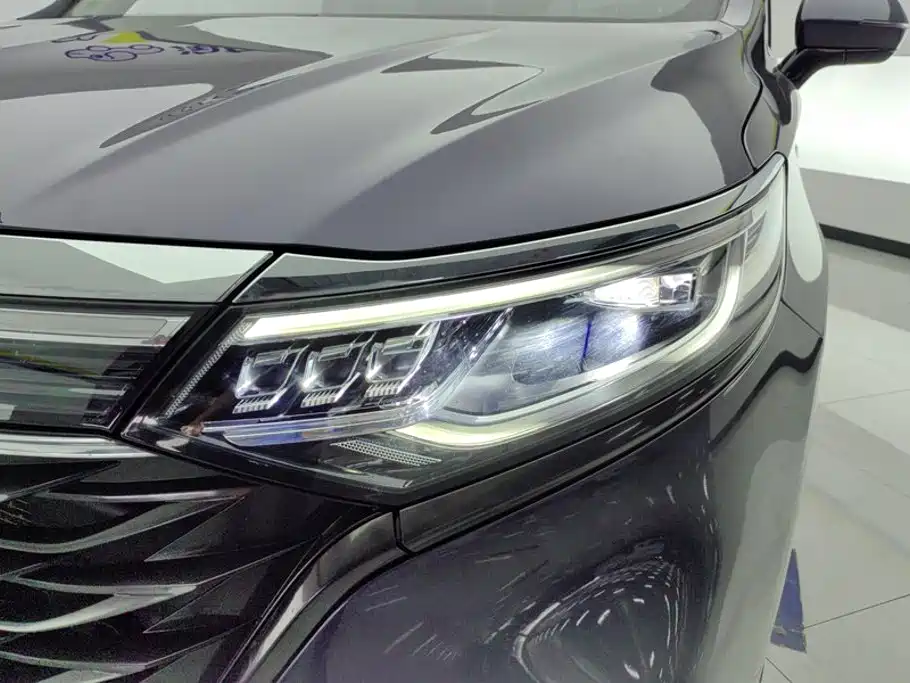 Roewe iMAX8 — фото 5