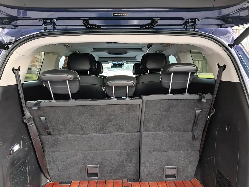 Roewe iMAX8 — фото 13
