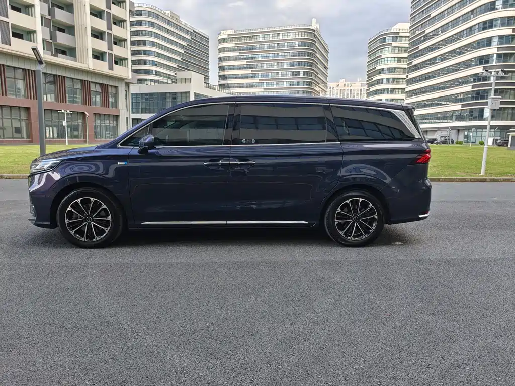 Roewe iMAX8 — фото 6
