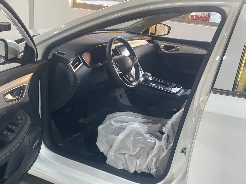 Roewe i6 MAX New Energy — фото 7