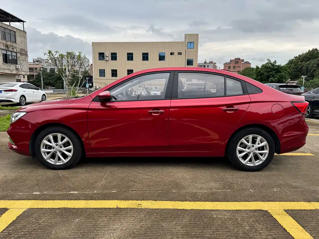 Roewe i5 — фото 4