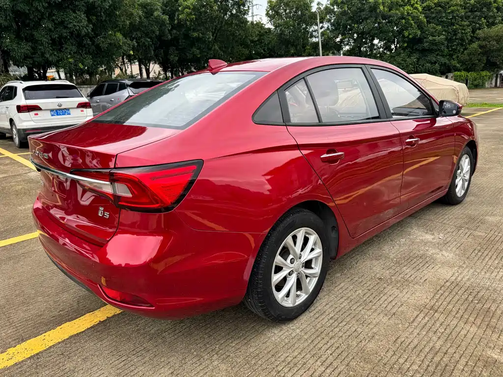 Roewe i5 — фото 7