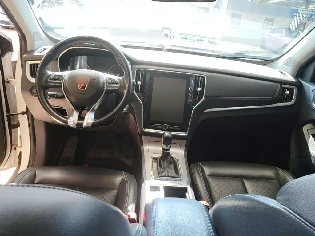 Roewe RX5 — фото 10