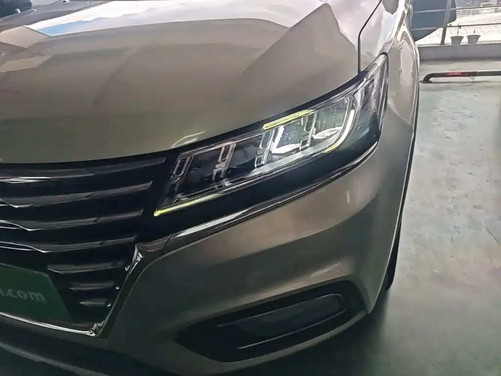 Roewe RX5 New Energy — фото 24