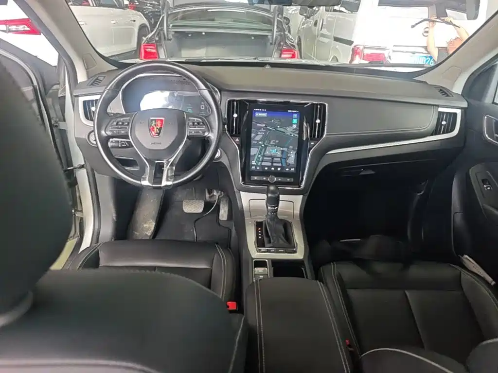 Roewe RX5 New Energy — фото 10
