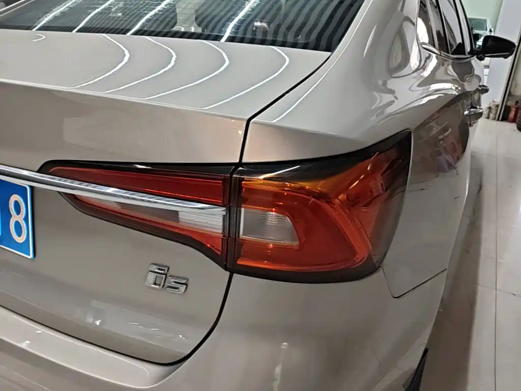 Roewe i5 — фото 8