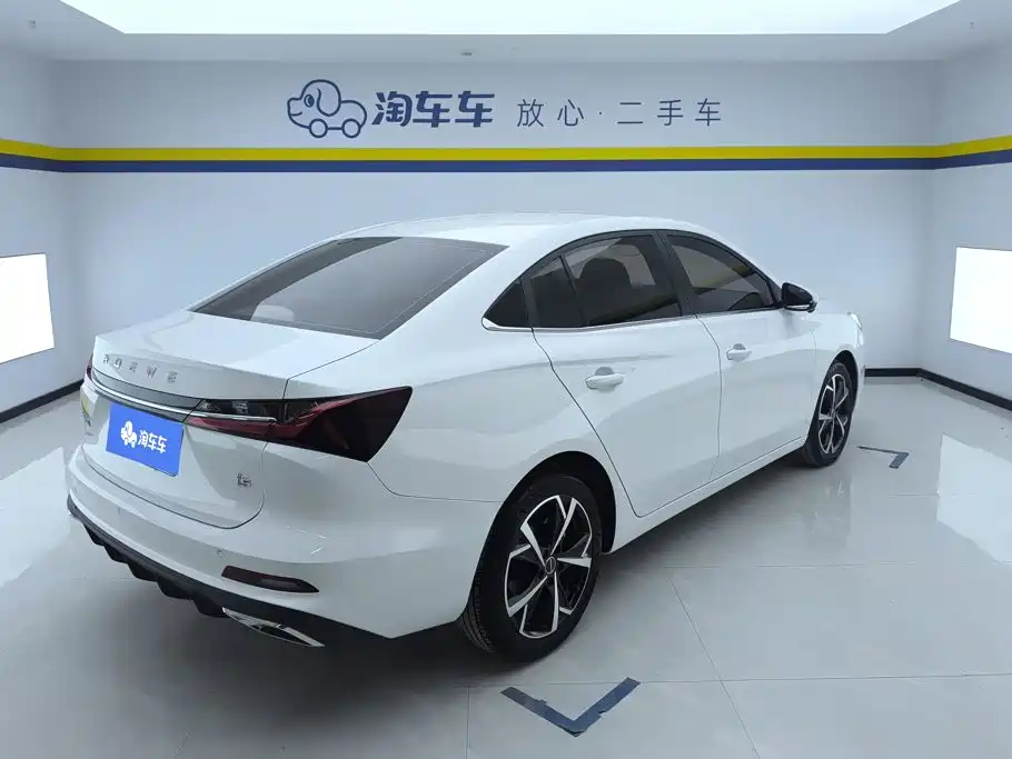Roewe i5 — фото 3
