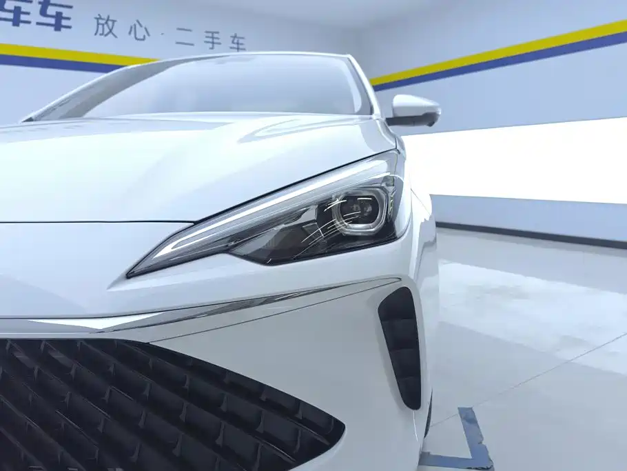 Roewe i5 — фото 5