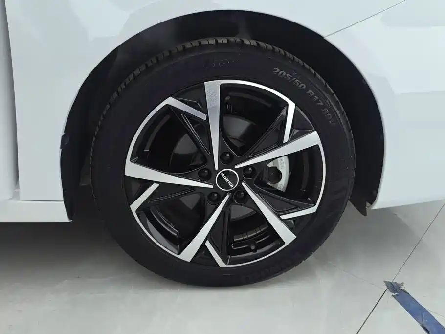 Roewe i5 — фото 6