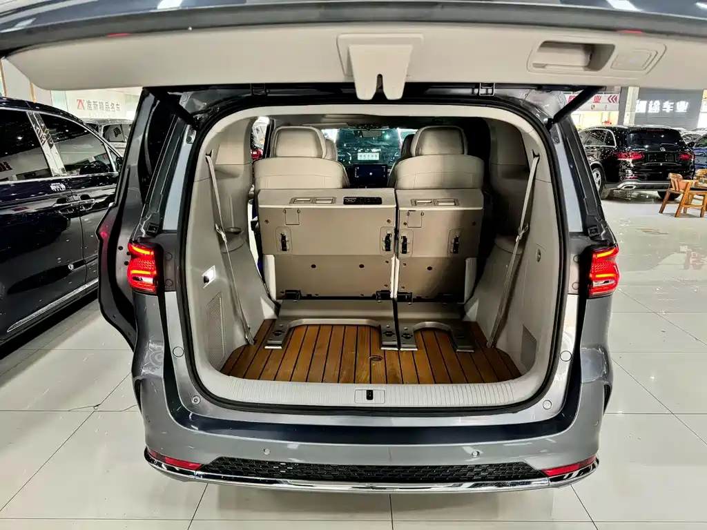 Roewe iMAX8 — фото 7
