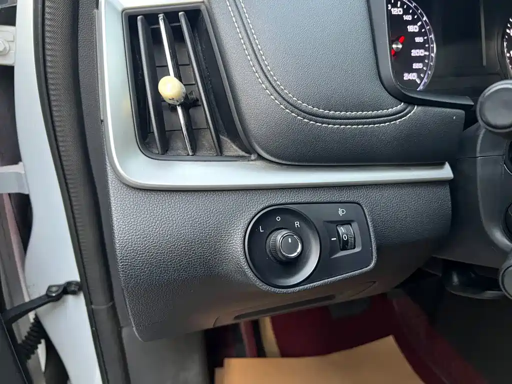 Roewe i6 Classic — фото 8