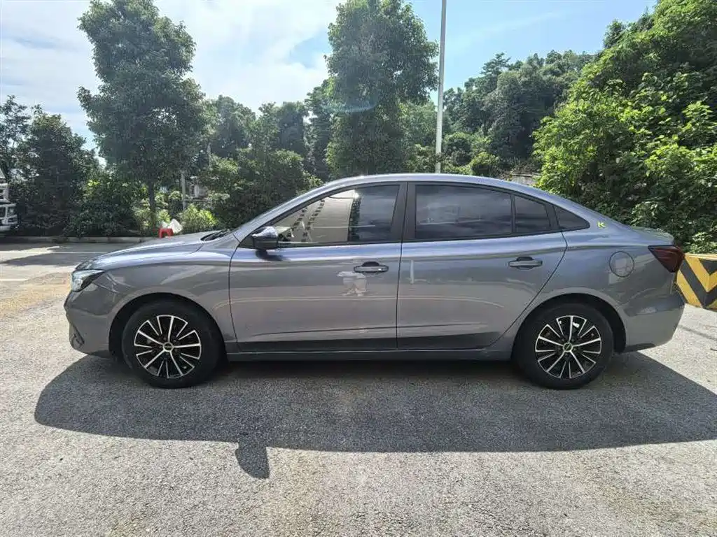Roewe i5 — фото 4