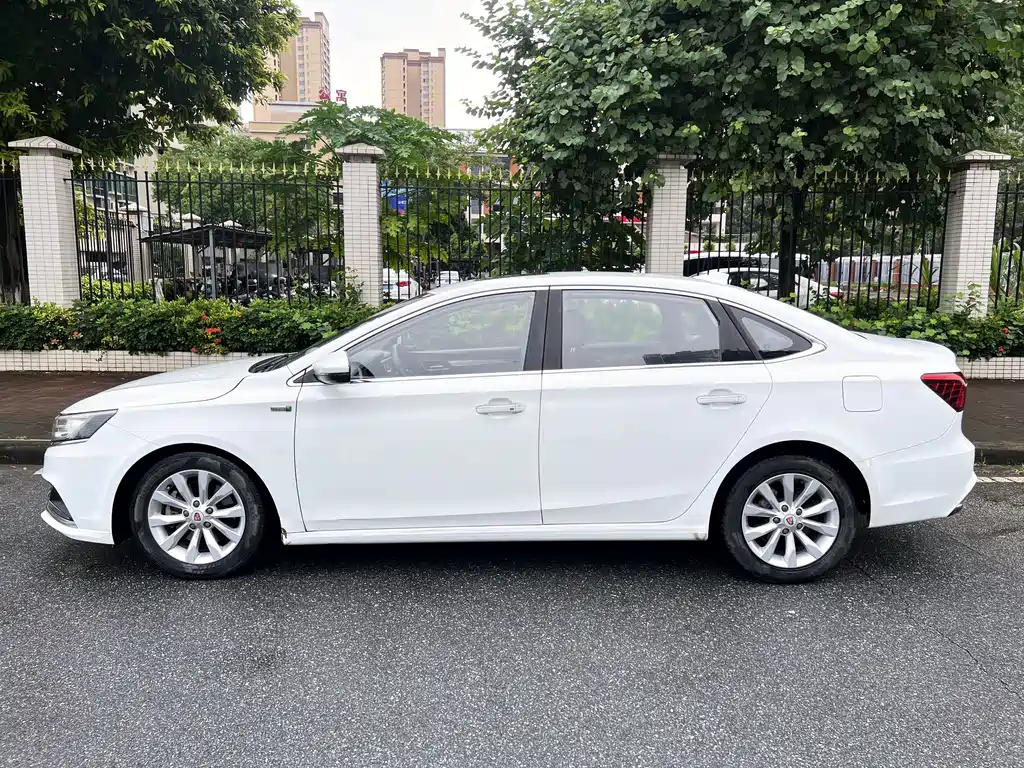 Roewe i6 New Energy — фото 8