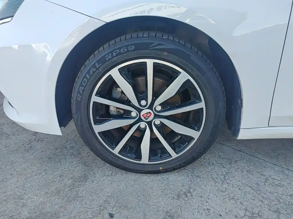Roewe i6 Classic — фото 23