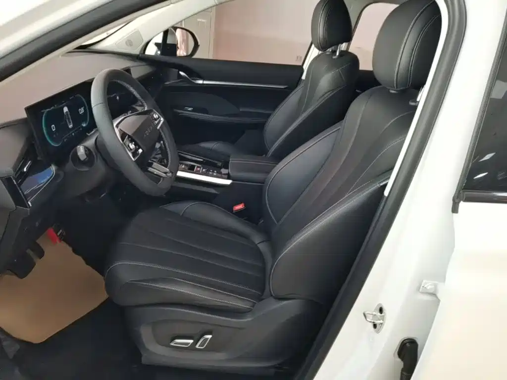 Roewe RX5 MAX — фото 11