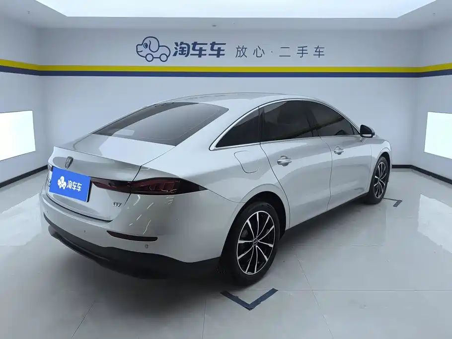 Roewe D7 — фото 3