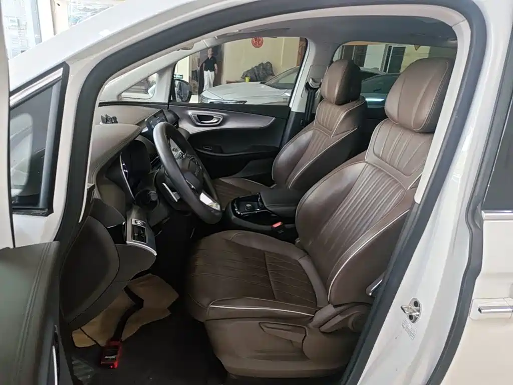 Roewe iMAX8 — фото 15