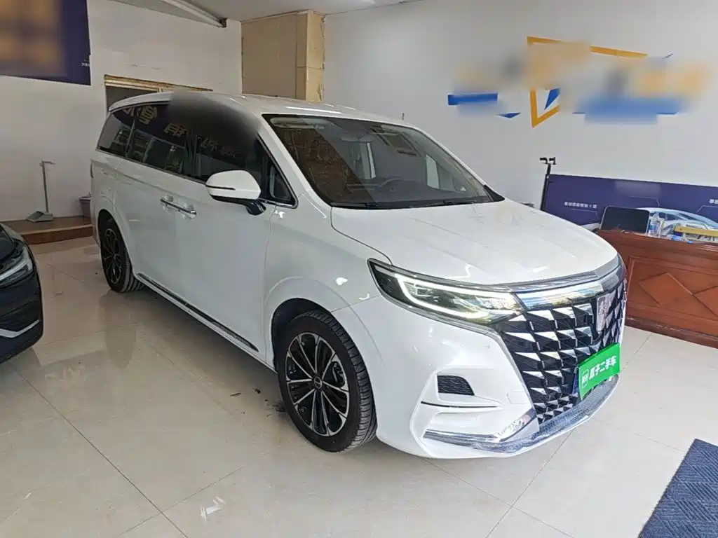 Roewe iMAX8 — фото 4