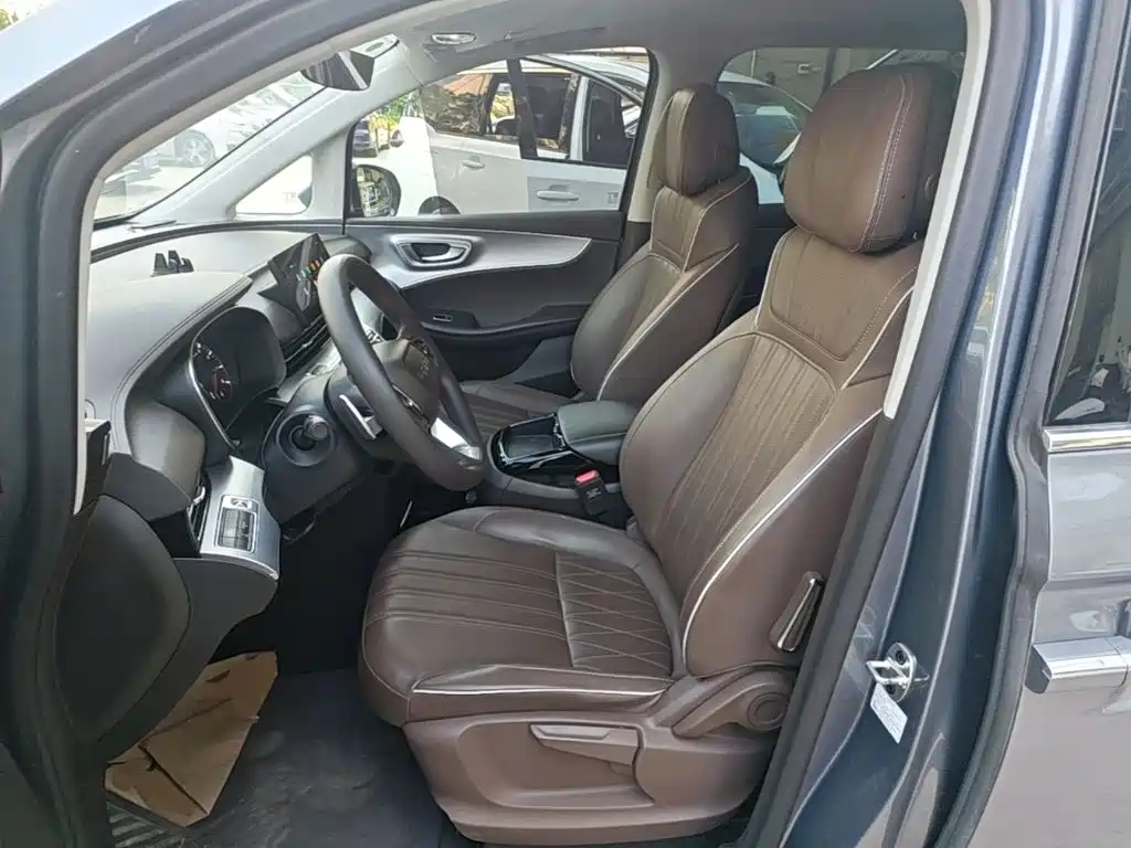 Roewe iMAX8 — фото 15